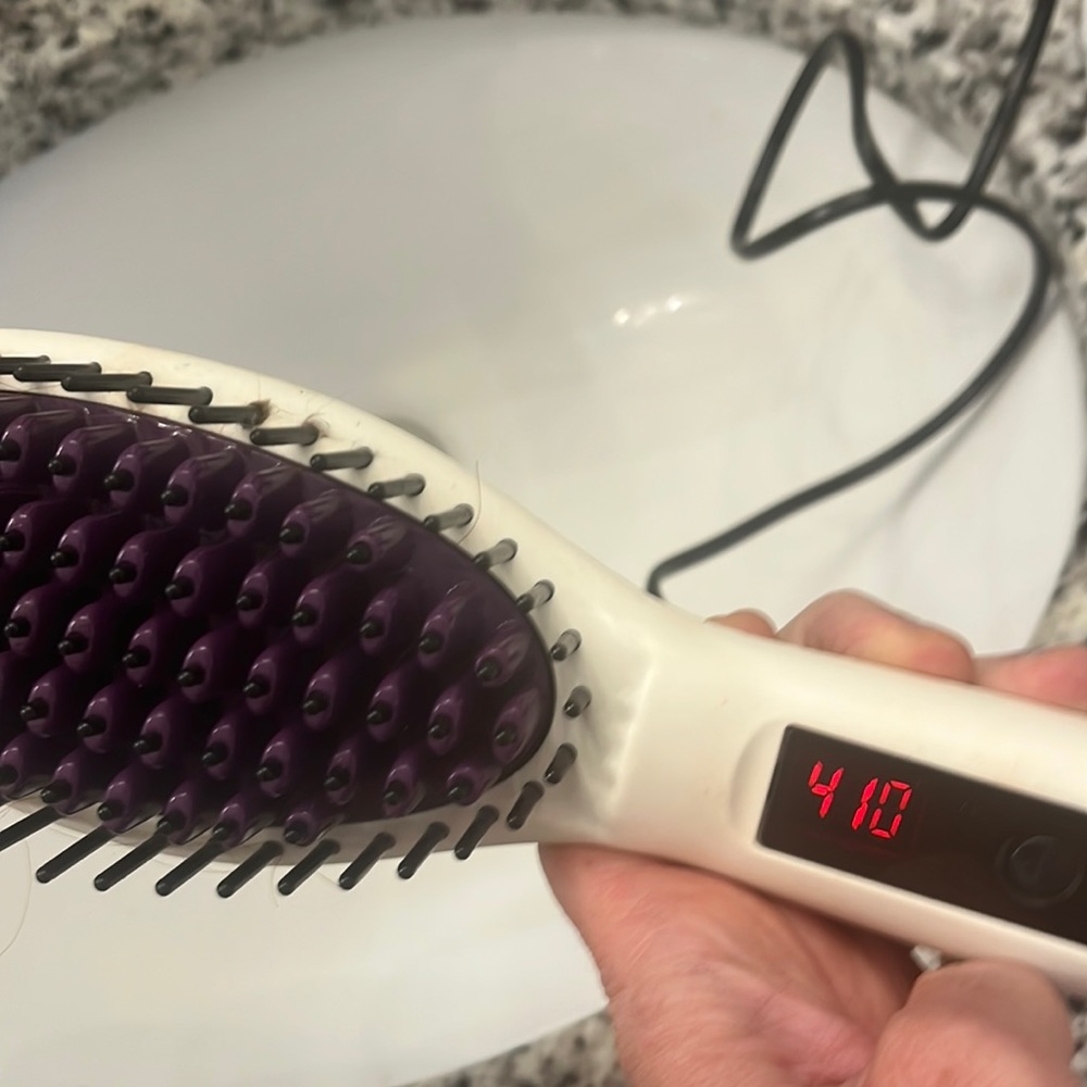 Instyler brush straightener